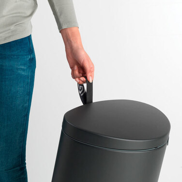 Сміттєвий бак з педаллю 30 л, безшумний мінерально-графітовий Flatback + Brabantia