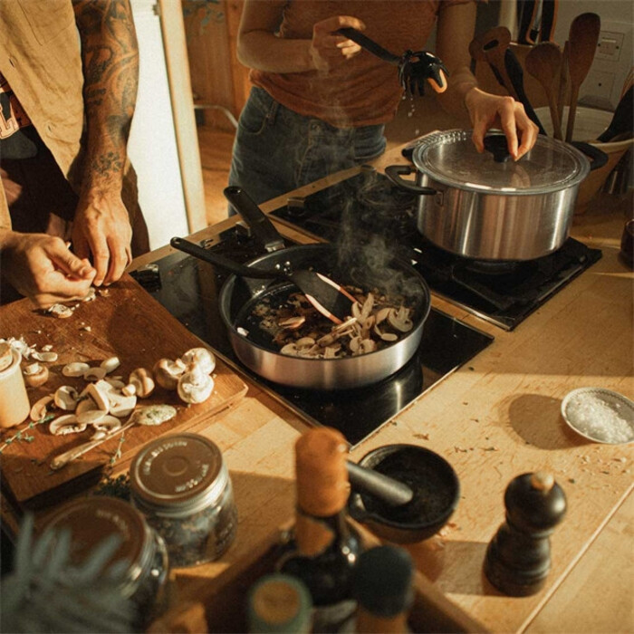 Сотейник с крышкой Fiskars Functional Form 26 см (1072314)