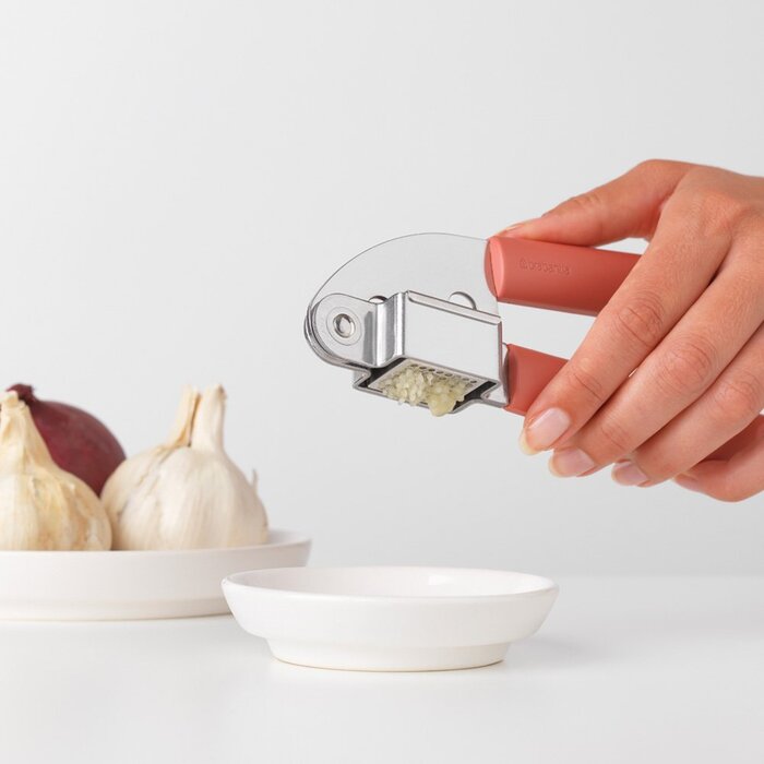 Прес для часнику 18 см теракотовий Tasty Colours Plus Brabantia