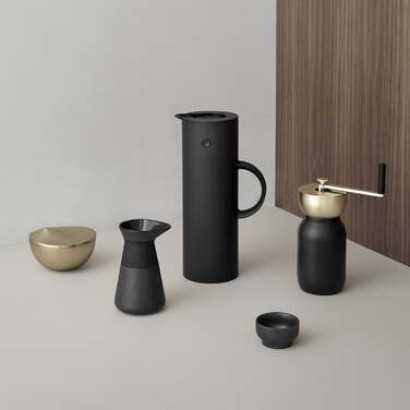 Кавомолка, золото / чорний Collar Stelton