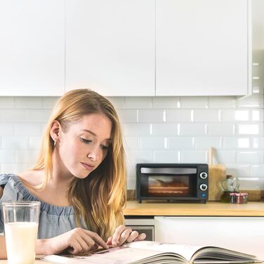 Духовка електрична настільна 1000 Вт, 10 л чорна Bake&Toast 1090 Cecotec