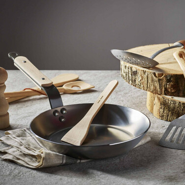 Сковорода з деревяною ручкою 24 см Mineral B Element De Buyer