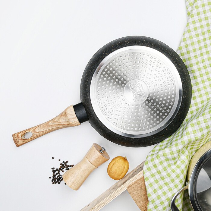 Сковорідка для смаження Fissman COSMIC BLACK 24x4,9 см (4341)