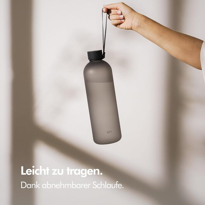 Пляшка для води 1,5 л тританова, попелясто-чорна KIVY