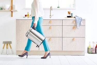 Сміттєвий бак з педаллю 12 л безшумний сталевий матовий з захистом від відбитків пальців NewIcon Brabantia