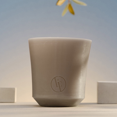 Свеча в подсвечнике из воска Bougies La Française, серая, 13 х 13,5 см, 370 г