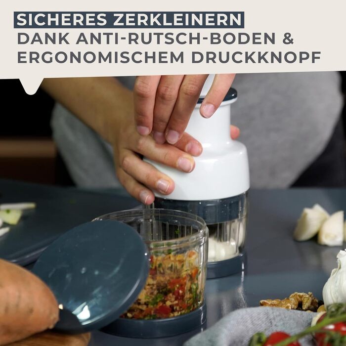 Измельчитель лука с прозрачным контейнером для сбора, надежной ручкой и нескользящими ножками Fackelmann