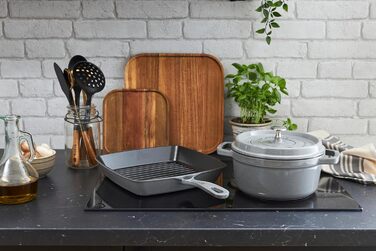 Чавунна жаровня/кокотниця STAUB, кругла, 8,35 л, функція Ароматичний дощ для оптимального зволоження, для всіх типів плит, в т.ч. індукційних та духових, (графітовий сірий, 18 см)