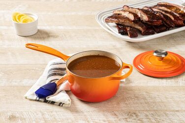 Чавунний сотейник Ø 16 см, 1,2 л з кришкою, полум'яно-червоний Signature Le Creuset