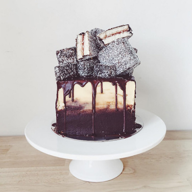 Підставка для торта Maxwell & Williams WHITE BASICS ROUND порцелянова, 30 х 11 см