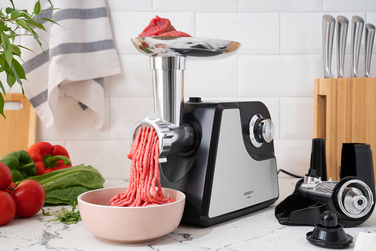 ARDESTO М'ясорубка, 1700Вт, продук.-1.6кг/хв, 2 решітки + для ковб., кеббе, насадка для томатів, пластик+метал, чорно-сріблястий