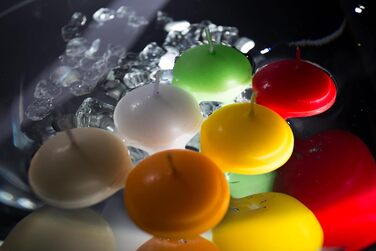 Набір плаваючих свічок DONAU HOME/ / 12 шт. / 2,8 x Ø 4,8 см / час горіння 4 години / Плаваючі воскові свічки без парфумів / Плаваючі теплі чайні свічки / для вечері, весілля, басейну 12 шт. (овальна форма, 12 шт. , кремові)