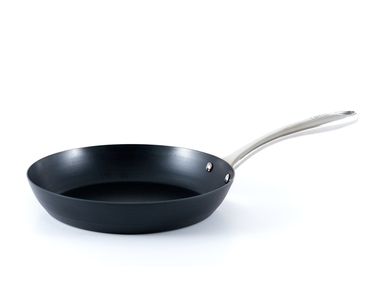 GIPFEL Сковорода PRIMA 24см із вуглецевої сталі зі сталевою ручкою. Товщина: 2.0мм. Колір корпусу: чорний 2586 GIPFEL