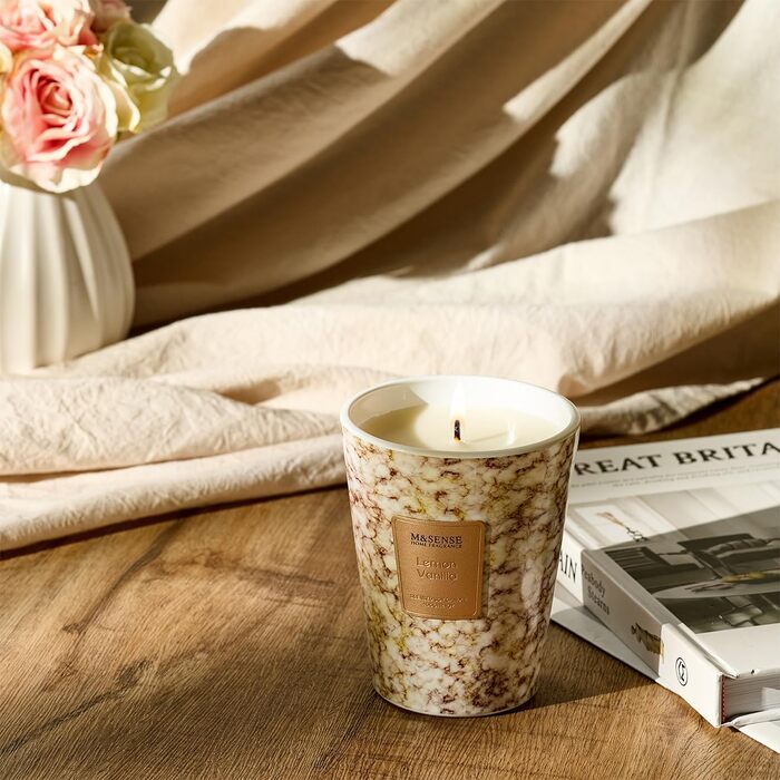 Ароматизована свічка M&SENSE велика Чорні ароматизовані свічки у склянці Ароматизована свічка з натурального соєвого воску Розслаблююча ароматерапія Подарунок для жінок та чоловіків, Різдво Час горіння 75 годин та 2 ґноти (лимон-ваніль, 400 г)