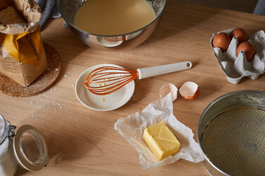 Венчик с силиконовым покрытием Fiskars Functional Form, белый (1023613)