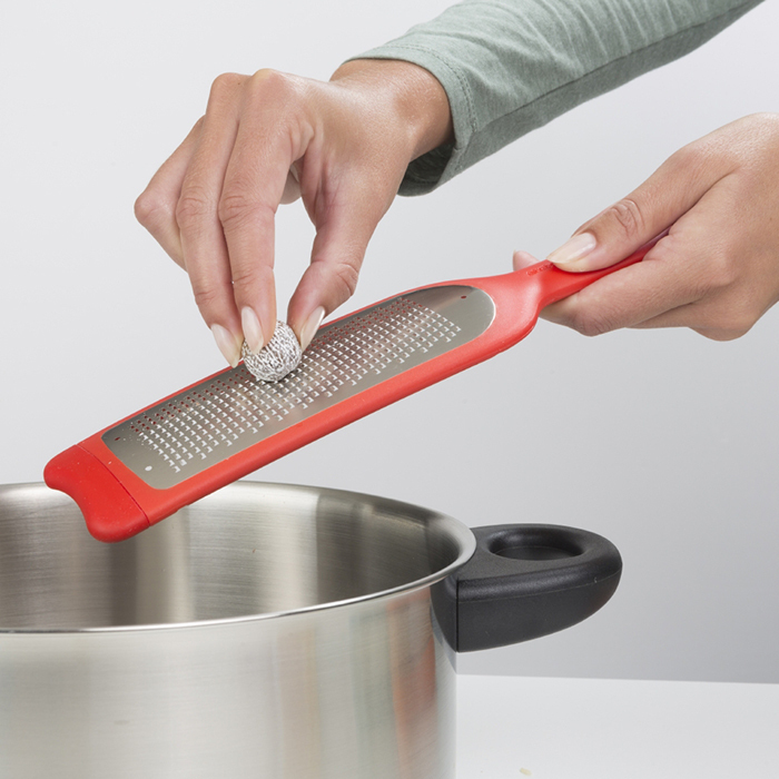 Терка дрібна 30 см червона Tasty Colours Brabantia