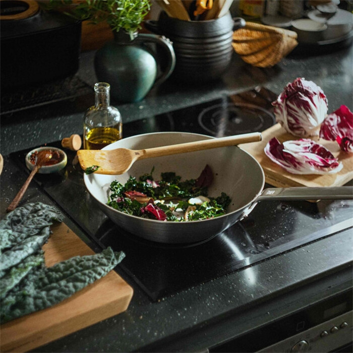 Сковорода Wok Fiskars Norden 28cm з мінеральним покриттям (1067636)