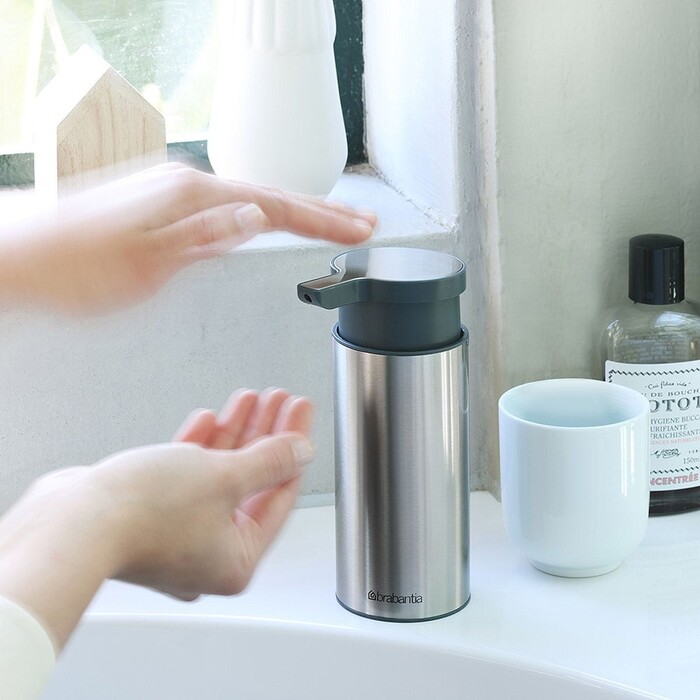 Дозатор для жидкого мыла стальной Classic Brabantia