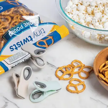 Набір прищіпок-затискачів із магнітом 5 шт Vialex