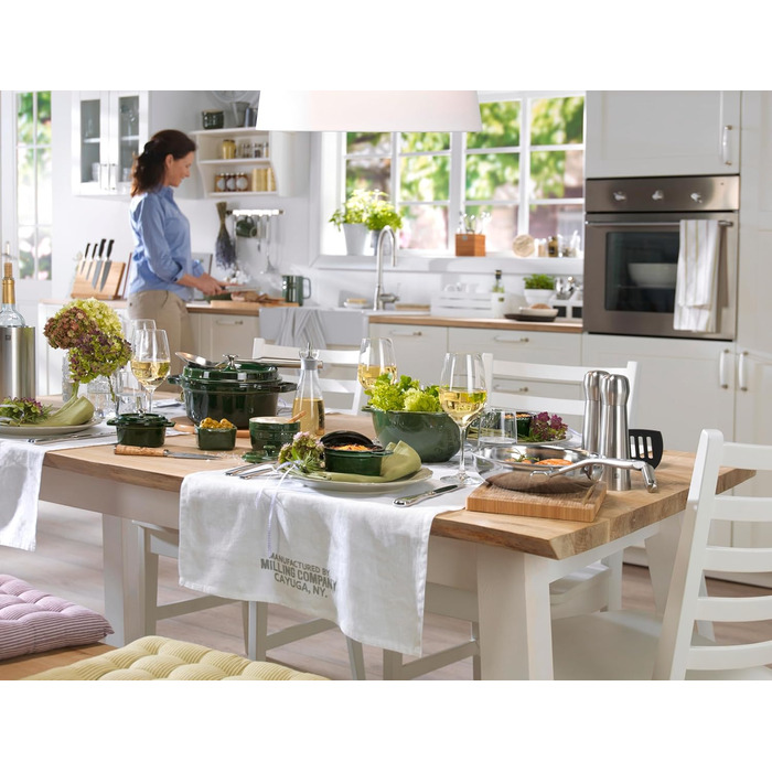 Чавунна каструля/кокотниця STAUB, кругла, 8,35 л, функція Ароматичний дощ для оптимального зволоження, для всіх типів варильних поверхонь, включаючи індукційну та духовку, (базилік/зелений, 26 см)