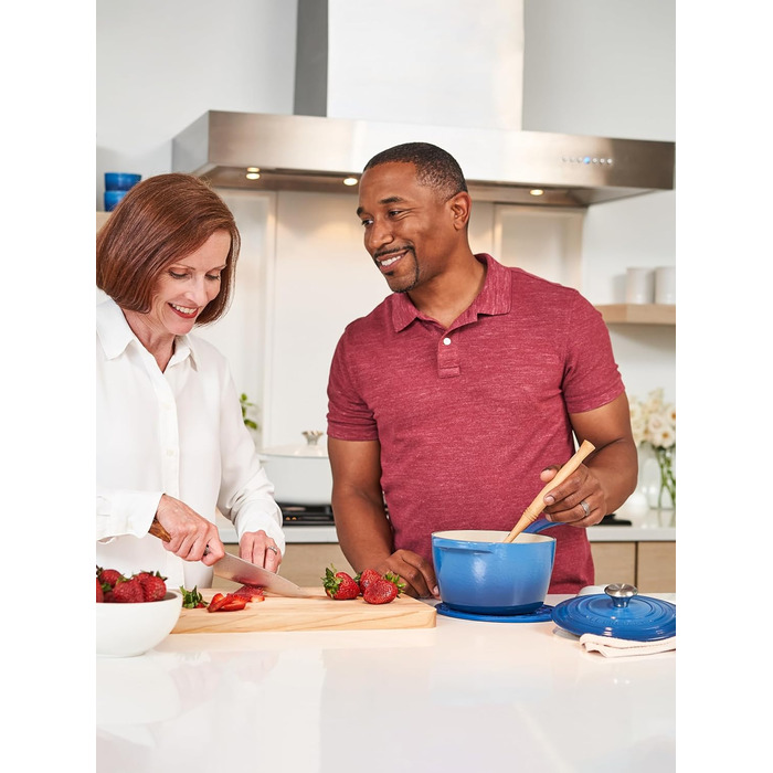 Чавунний сотейник Ø 18 см, 1,8 л з кришкою, синій Марсель Signature Le Creuset