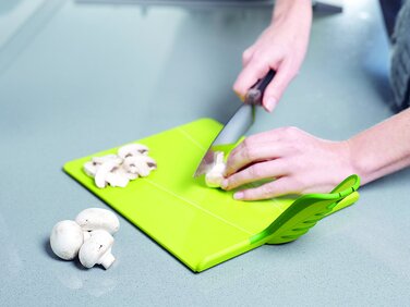 Обробна дошка червона Chop2Pot Plus Large Joseph Joseph