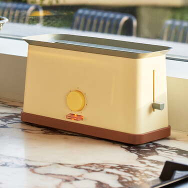 Тостер бежевий Sowden Hay