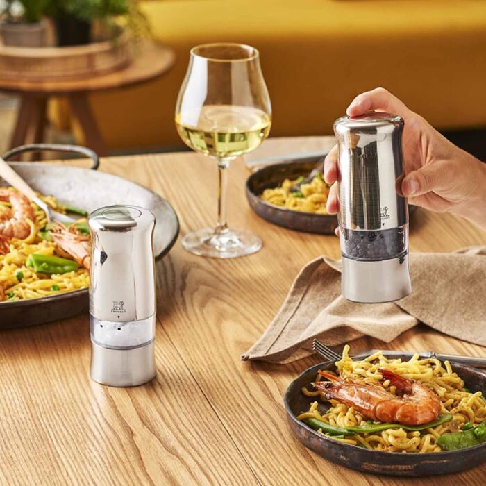 Електричний млин для перцю млин для солі Zeli 14 см в дуеті - З підсвічуванням - З чорним перцем кам'яною сіллю - 6 батарейок запасні лампи - Набір млинів для перцю та солі з нержавіючої сталі