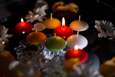 Набір плаваючих свічок DONAU HOME/ / 12 шт. / 2,8 x Ø 4,8 см / час горіння 4 години / Плаваючі воскові свічки без парфумів / Плаваючі теплі чайні свічки / для вечері, весілля, басейну 12 шт. (овальна форма, 12 шт. , кремові)