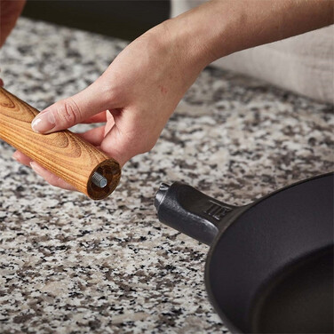 Сковорода чавунна Fiskars Norden 28 см (1026571)