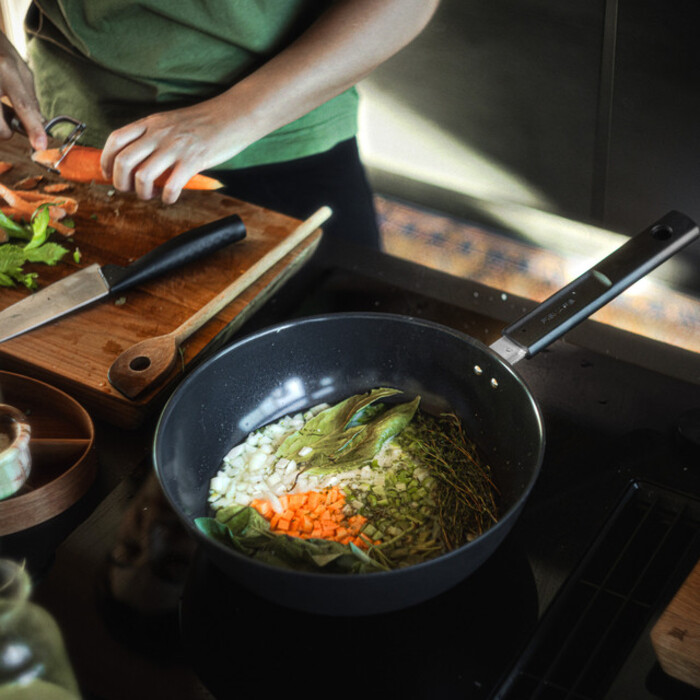 Сковорода Fiskars ВОК Hard Face 28 см 4,5 л (1075523)