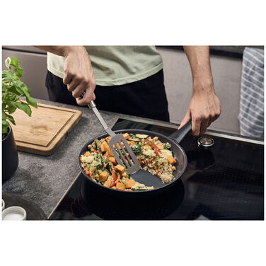 Сковорода 28 см с антипригарным покрытием Madura Plus Zwilling