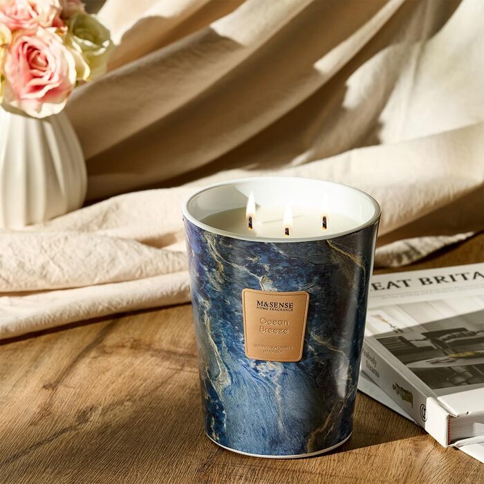 Ароматизована свічка M&SENSE велика Чорні ароматизовані свічки у склянці Ароматизована свічка з натурального соєвого воску Розслаблююча ароматерапія Подарунок для жінок та чоловіків, Різдво Час горіння 75 годин та 2 ґноти (Морський бриз, 990 г)