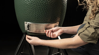 Заслонка нижня металева для грилів Big Green Egg M-L 104045 Код: 013031