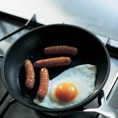 Сковорода 20 см з антипригарним покриттям чорна 3-Ply Plus Le Creuset