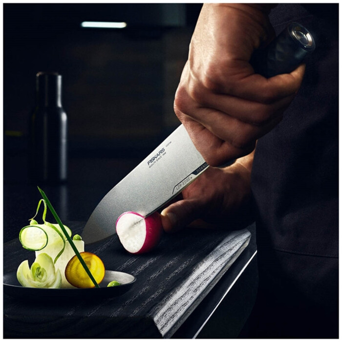 Ніж для шеф кухаря великий Fiskars Taiten 20 см (1066830)