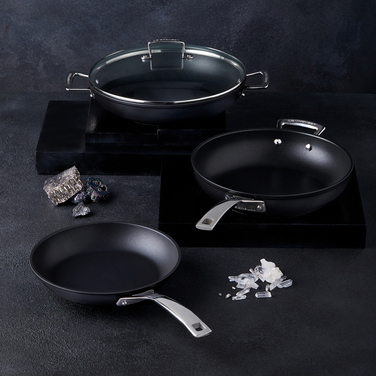 Сковорода сервірувальна 30 см Toughened Non-Stick Le Creuset