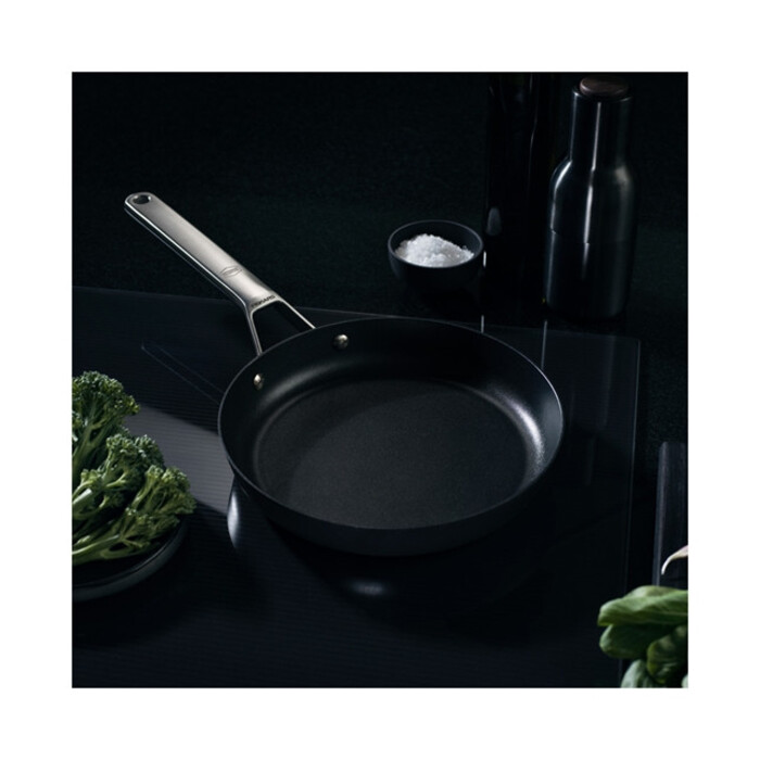 Сковорода Fiskars Taiten OPTIHEAT 24 см (1066946)