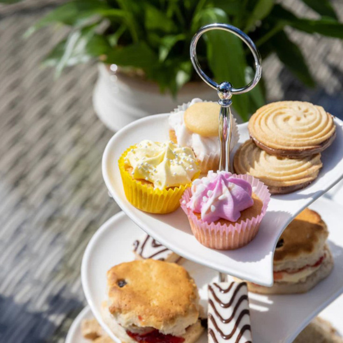 Підставка для тістечок, дворівнева, фарфорова Maxwell Williams