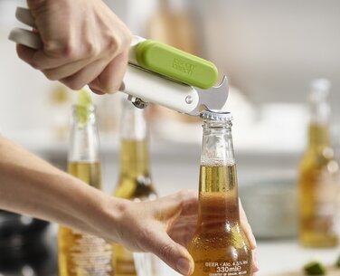 Открывалка для банок 3 в 1 белая Joseph Joseph