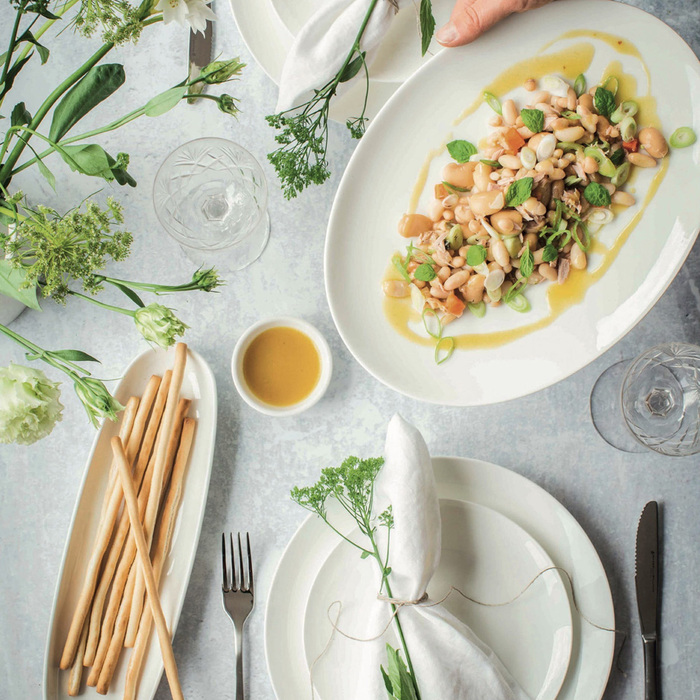 Блюдо сервірувальне овальне Maxwell & Williams WHITE BASICS ROUND, порцеляна, 35 х 25 см