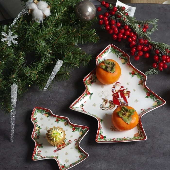 Блюдо Fissman NEW YEAR 19,5х16,5 см фарфор у формі ялинки (13816)