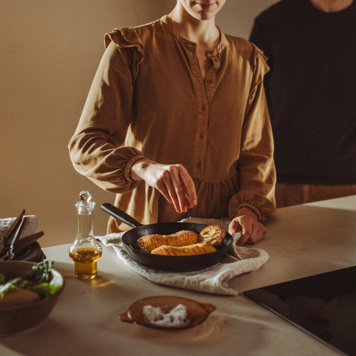 Сковорода чугунная Fiskars Folken 24 см (1075700)