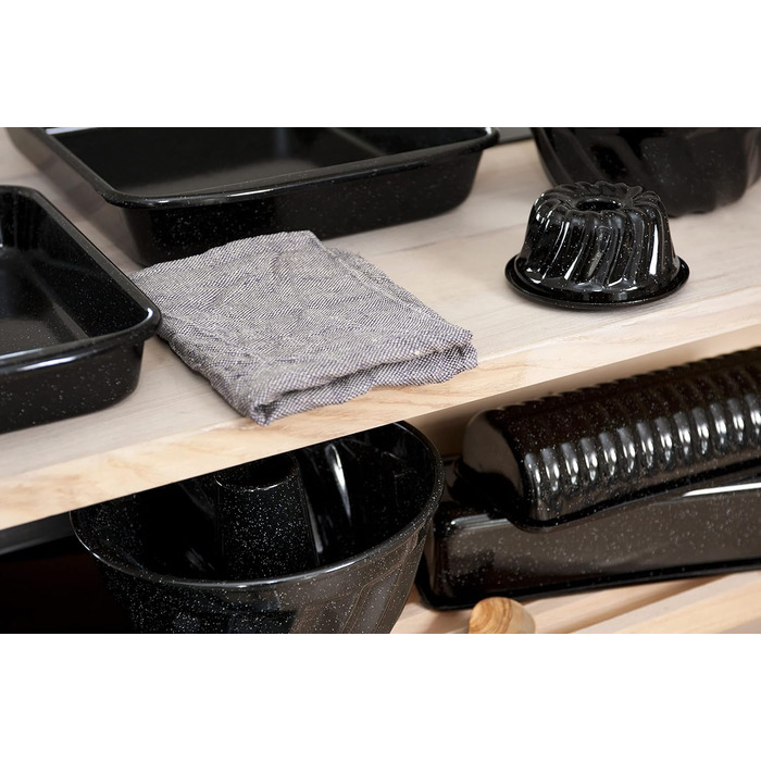 Форма для торта Bundt 18, КЛАСИЧНІ ФОРМИ ДЛЯ ВИПІЧКИ, діаметр 18 см, висота 9,7 см, ємність 1,1 л, емаль, чорна, індукційна, 0631-022