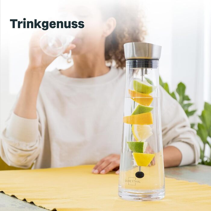Скляний графин SILBERTHAL з фруктовою вставкою - графин для води з кришкою - можна мити в посудомийній машині, прозорий (1 л фруктова шпажка)