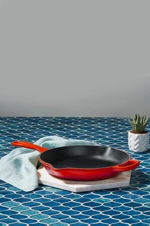 Сковорода чавунна 20 см, вишневий Le Creuset