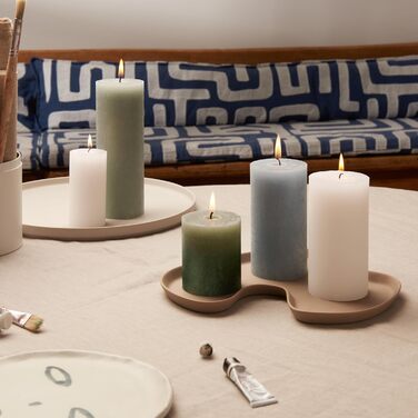 Свічки Bolsius Rustic Pillar - Оливково-зелені - Набір з 4 шт. - Декоративні побутові свічки - Час горіння 60 годин - Без запаху - Натуральний рослинний віск - Без пальмової олії - Оливково-зелені (13 x 7 см, Білі)