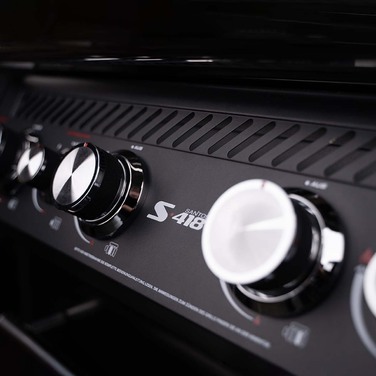 Газовый гриль SANTOS S-418 All Black, с боковой и задней горелкой, черный полностью 890055 Код: 010956