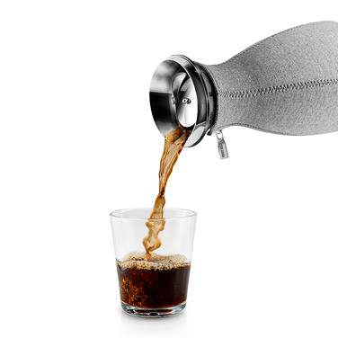 Кавовий глечик в неопреновому чохлі 1 л темно-сірий Cafe Solo Eva Solo