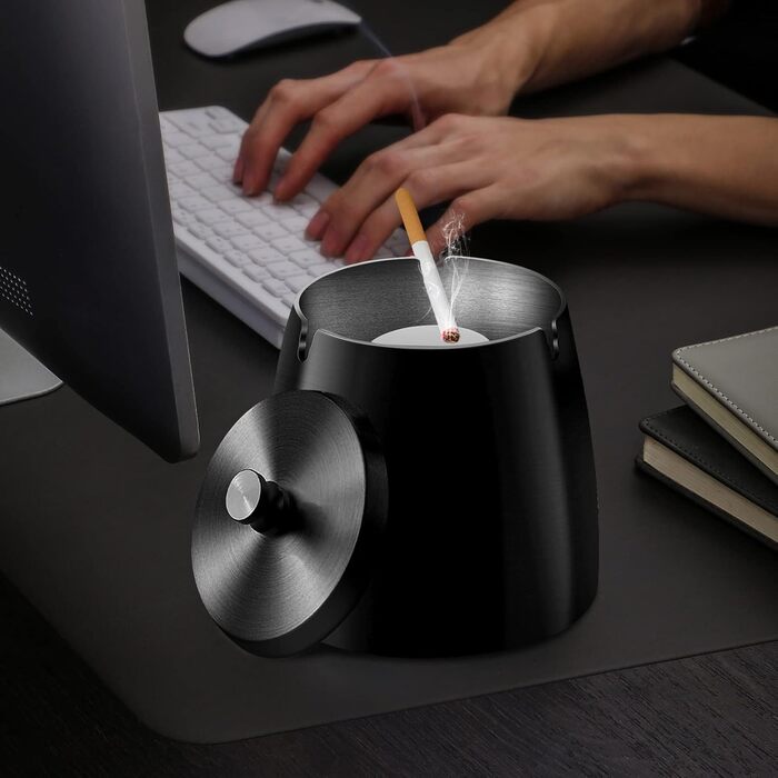 Попільничка з кришкою чорний MOKHT